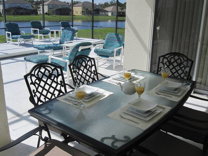 Vacation rental for 8 people, with yard and hot tub in Poinciana