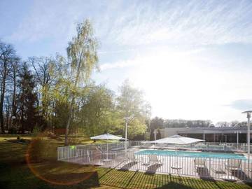 Hôtel pour 2 personnes, avec jardin et piscine, adapté aux familles à Saint-Avold