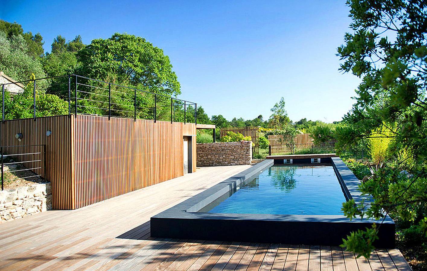Appartement de luxe : Vue imprenable, piscine, proche de la plage in Issirac, Région de Nîmes