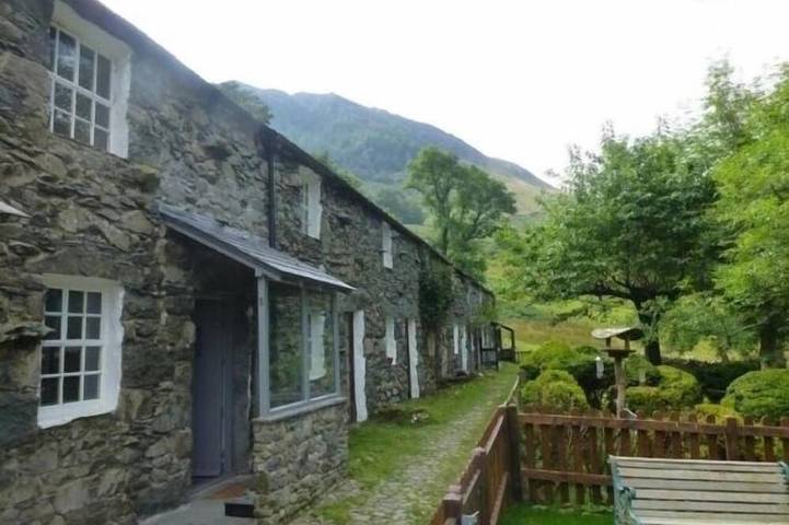 Vacation rental for 4 people, with terrace and yard in the Lake District