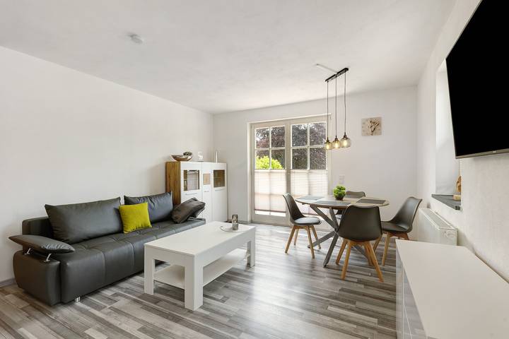 Hütte für 4 Personen, mit Balkon in Schmallenberg