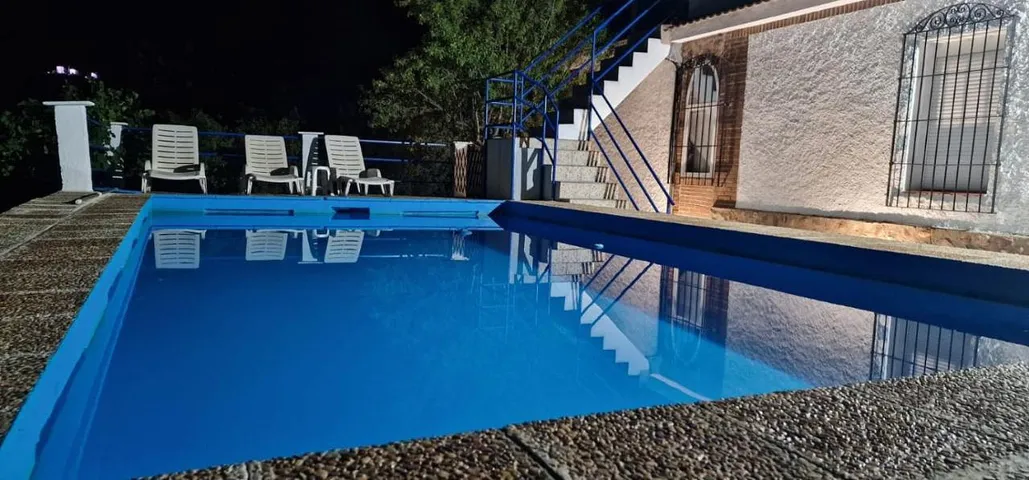 Casa de vacaciones para 10 personas, con piscina además de vistas y jardín - 1