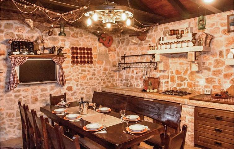 Charmant appartement de 150 m² avec piscine, terrasse et accès à la plage in Nin, Région de Zadar