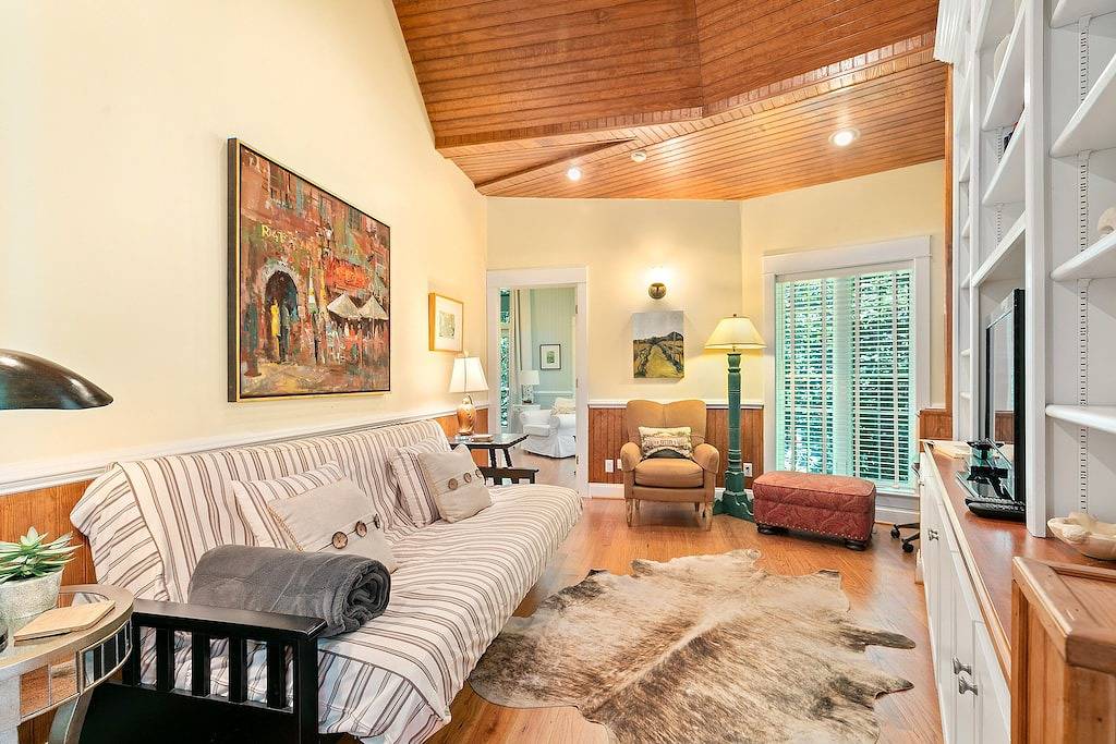 2 Schlafzimmer, 1. 5 Bäder, bietet Platz für bis zu 4 Personen in Albemarle County