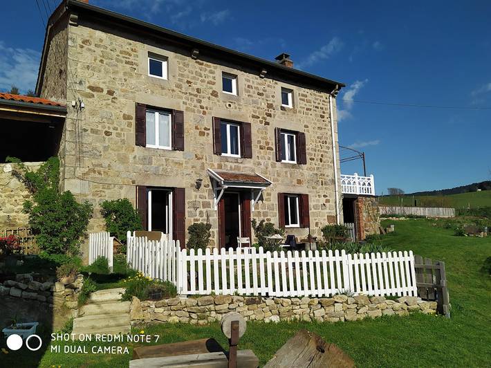 Gîte pour 4 personnes, avec balcon ainsi que vue sur le lac et jardin dans Parc Naturel Régional du Pilat - 3