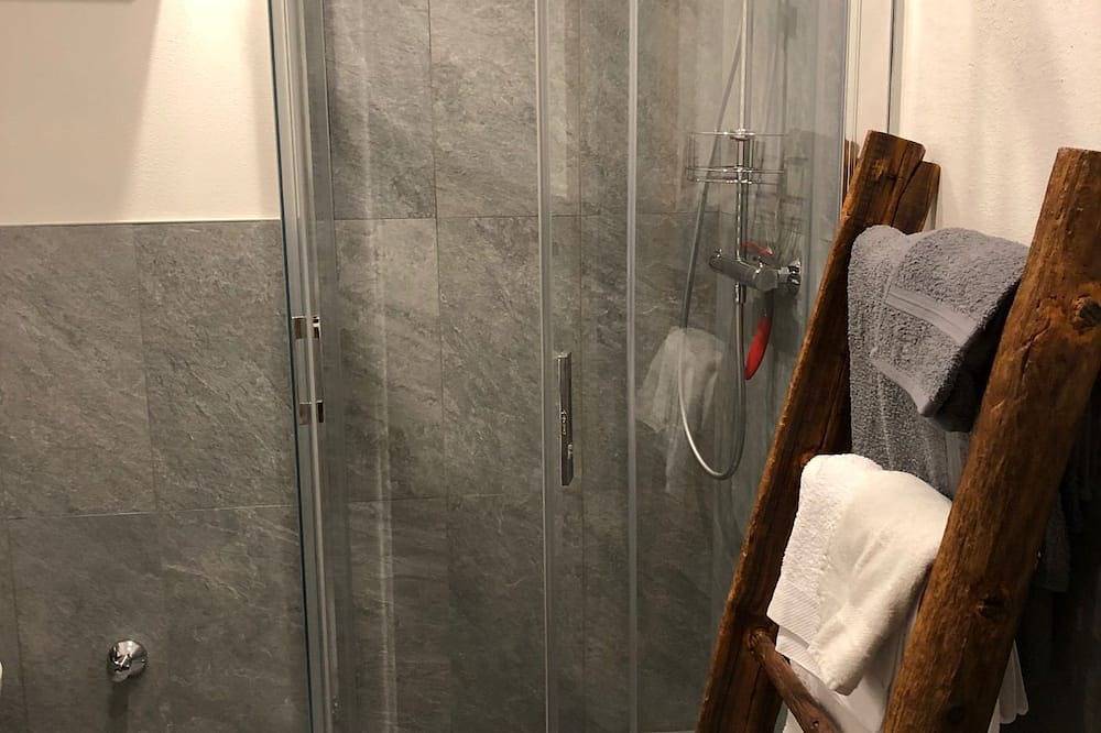 Appartamento intero, Petite Maison: a 50 passi dalla funivia !!! in Courmayeur, Alpi Pennine