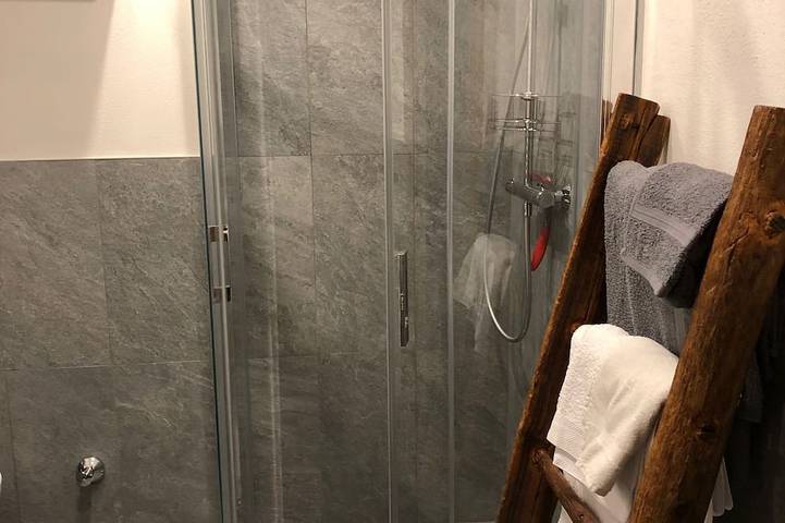 Apartamento entero, Petite Maison: ¡a 50 pasos del teleférico! in Courmayeur, Alpes del Valais