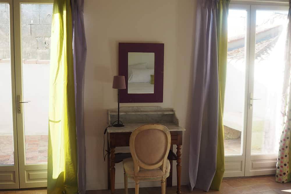 Beautiful medieval home, nestled in the heart of the his in Sommières, Région de Nîmes