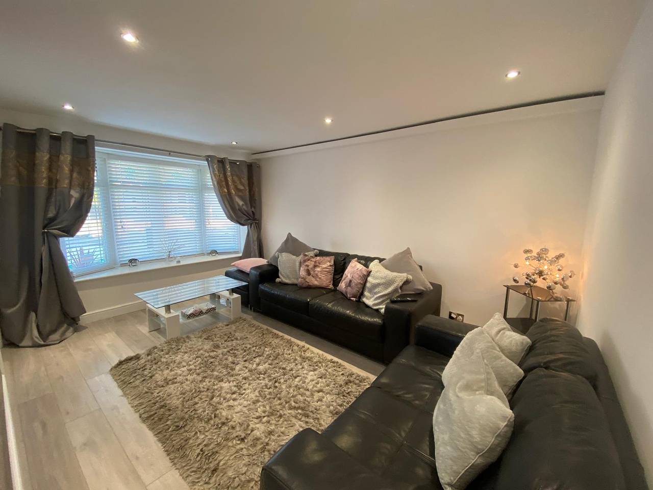 Prestatyn 2-Bed Bungalow, Sleeps 5 with Hot Tub in Prestatyn, Denbighshire