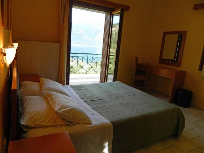 Gîte pour 2 personnes, avec jardin et vue dans Vathy - 4