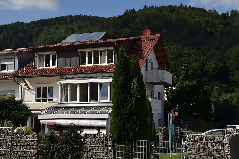 Ganze Wohnung, Ferienwohnung 'Reichenbach' mit Balkon und Wi-Fi in Glottertal, Südschwarzwald