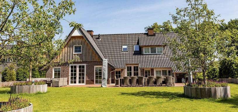 Vakantiehuis voor 14 personen, with Balkon/Terras and Terras as well as Tuin in Hellendoorn Gemeente