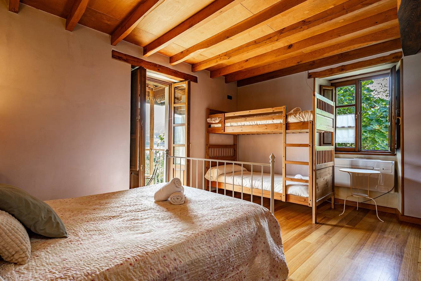 Zimmer O Corredor mit privatem Balkon und Bergblick in Mondoñedo, Lugo Provinz