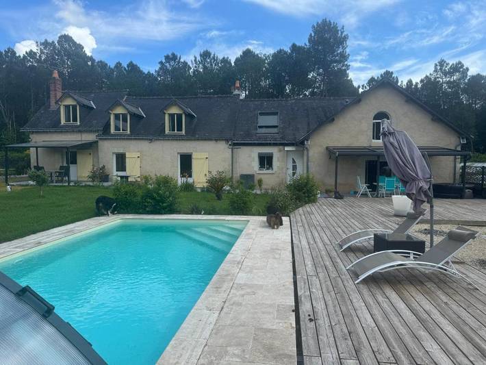 Maison de campagne pour 6 personnes, avec jardin et sauna ainsi que vue et piscine, animaux acceptés à Mazières-de-Touraine