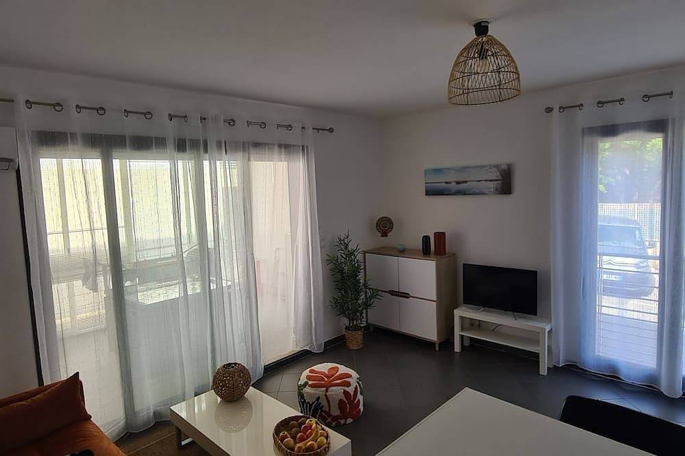 Ganze Wohnung, Cosy T2 apartment in a quiet location close to all amenities in Folelli, Penta-di-Casinca