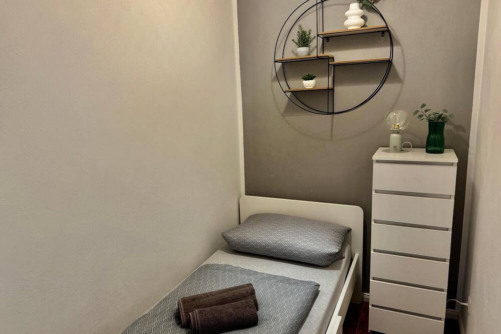 Ganze Wohnung, Gemütliches Appartement \"Ilse\" an der Goitzsche mit Stellplatz in Bitterfeld, Bitterfeld-Wolfen