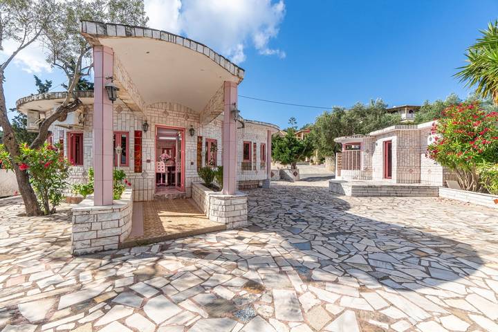 Bungalow für 2 Personen, mit Balkon und Garten