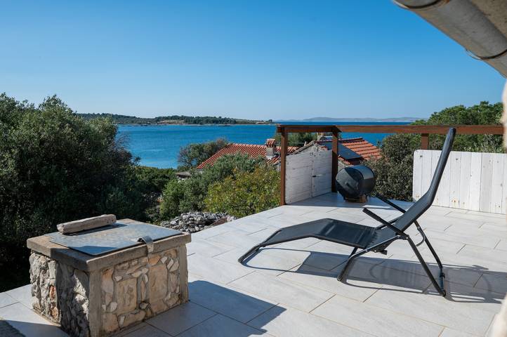 Ferienhaus für 4 Personen, mit Balkon/Terrasse auf Pasman