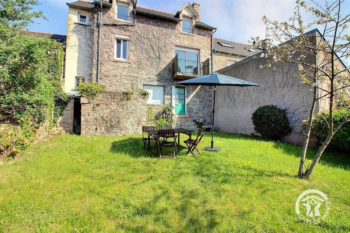 Gîte pour 6 personnes, avec Terrasse ainsi que Jardin et Vue