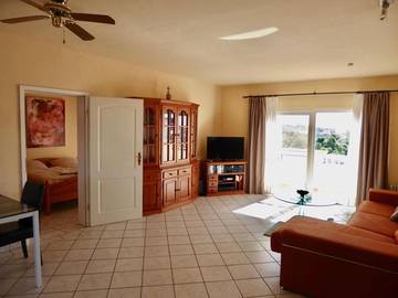 Gîte pour 2 personnes, avec terrasse ainsi que vue sur le lac et vue, animaux acceptés à La Pared