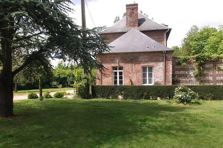 Gîte pour 4 personnes, avec terrasse dans Étalleville
