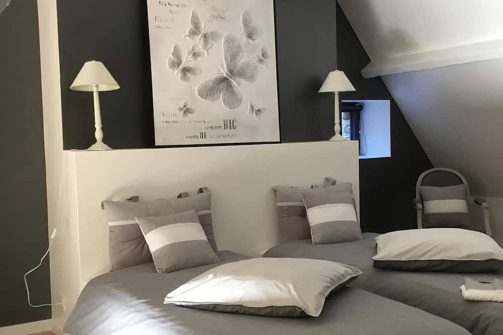 Chaumière authentique en pierres avec piscine et spa rénovée en 2018 in Saint-Lyphard, Région de Saint-Nazaire