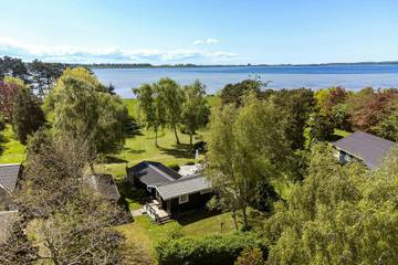 Ferienhaus mit Meerblick für 4 Personen, mit Garten und Terrasse, kinderfreundlich auf Seeland