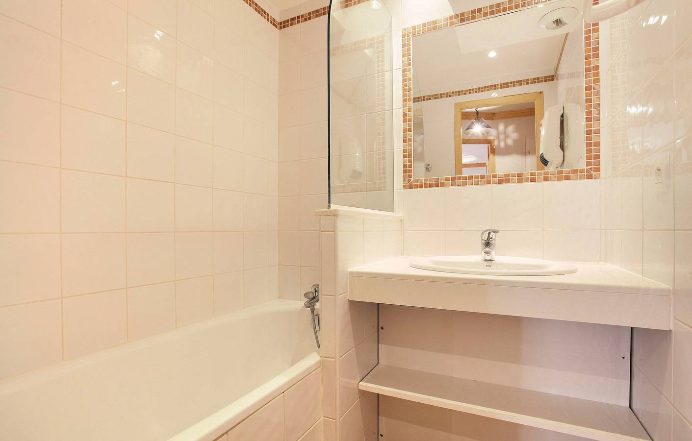 Appartement entier, Appartement de vacances pour 4 personnes avec balcon in Notre-Dame-de-Bellecombe, Région d'Albertville
