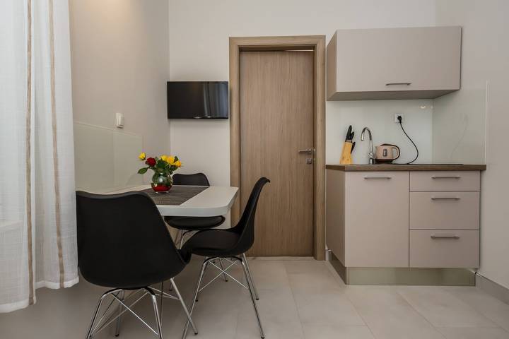 Ferienwohnung für 3 Personen, mit Garten in Grad Šibenik - 2