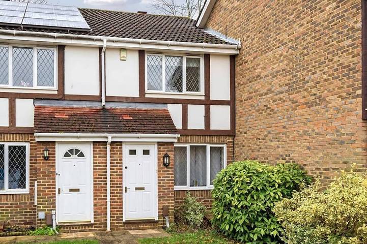 Glamping for 4 people, with garden in Surrey