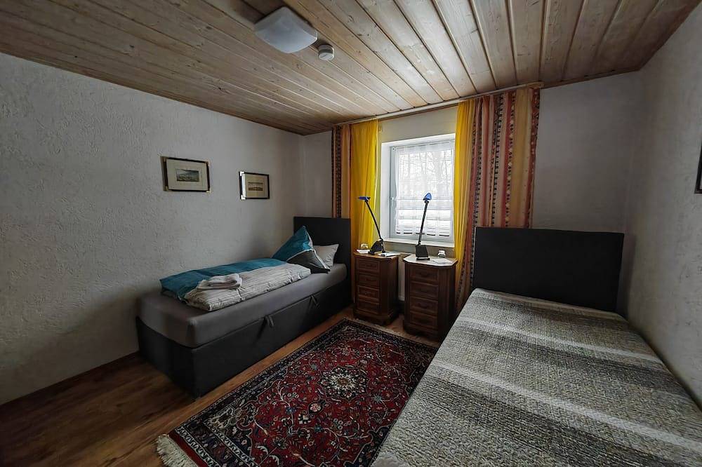 Ganze Wohnung, E1 - Kompakte 70 qm Wohnung in Grafenwöhr, Naturpark Nördlicher Oberpfälzer Wald