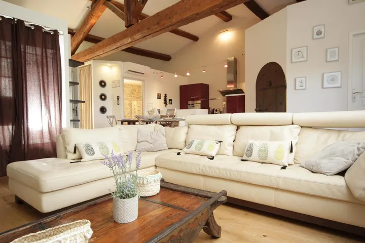 Apartamento de vacaciones para 4 personas, con jardín y piscina además de vistas y sauna - 1