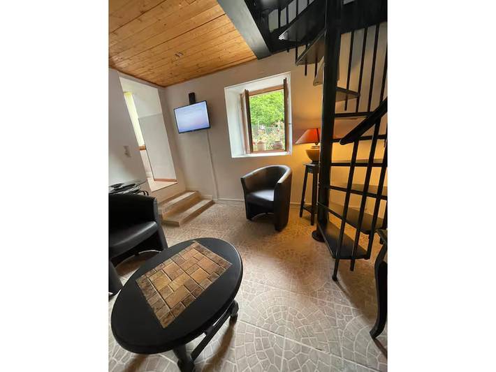 Gîte pour 4 personnes, avec terrasse et jacuzzi, adapté aux familles à Plouasne - 4