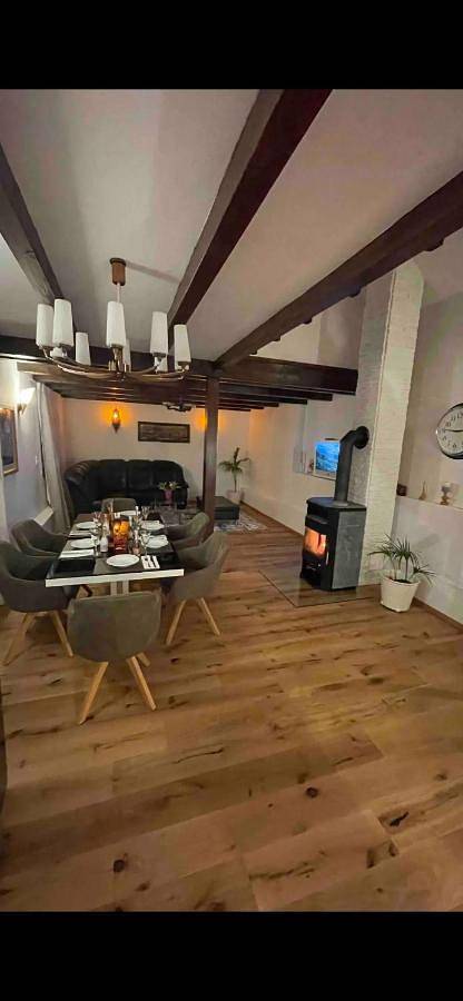 Ferienwohnung für 4 Personen, mit Ausblick und Garten in Frechen