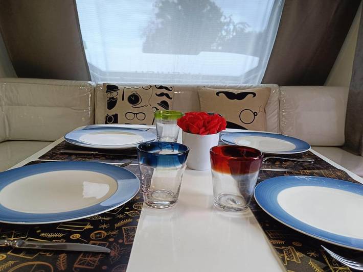 Camping pour 3 personnes, avec piscine ainsi que terrasse et jardin dans Eure-et-Loir - 4