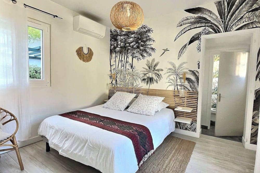 Delightful small house in a quiet neighbourhood close to the beach and the golf in Biarritz, Bayonne region