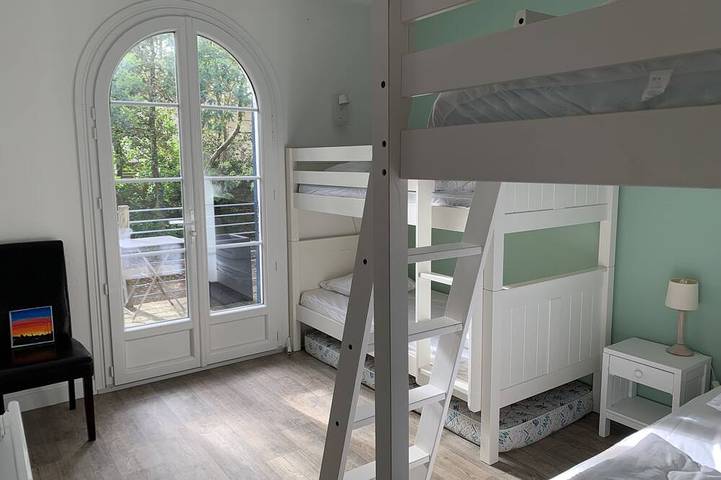 Location de vacances pour 14 personnes, avec jardin et terrasse, animaux acceptés dans Plage des Conches - 4