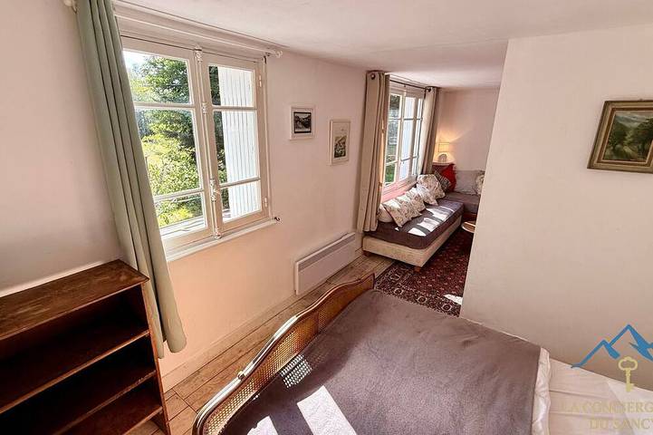 Gîte pour 6 personnes, avec jardin à Saint-Sauves-d'Auvergne - 4