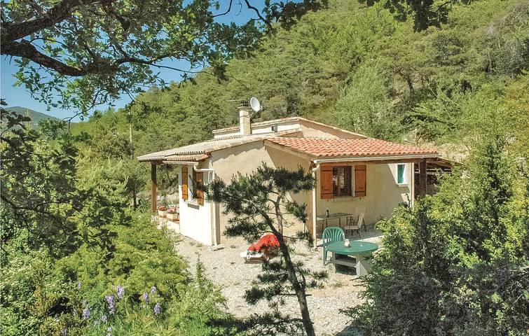 Poolside Retreat - 1km to Teyssières in Teyssières, Nyons region
