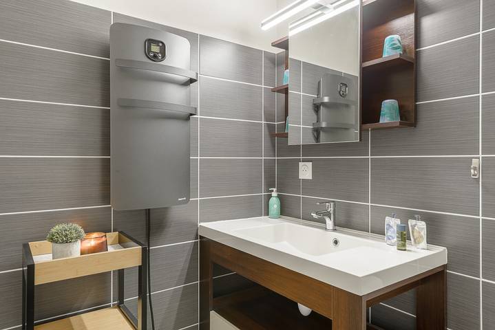 Apartamento entero, The Lake and Chill - rez de jardin de 3ch, pieds dans l'eau in Duingt, Bauges