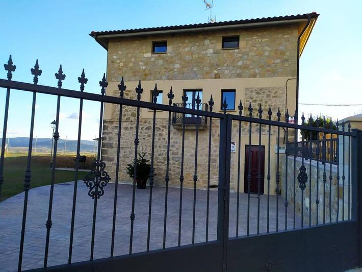 Casa rural para 14 personas, con Balcón y Terraza además de Jardín y Vistas en Quintanaélez - 2