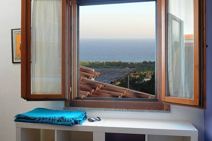 Villa neuve, grande terrasse avec vue sur la mer. Entre l'art. Margherita et Chia. in Eden Rock, Domus De Maria