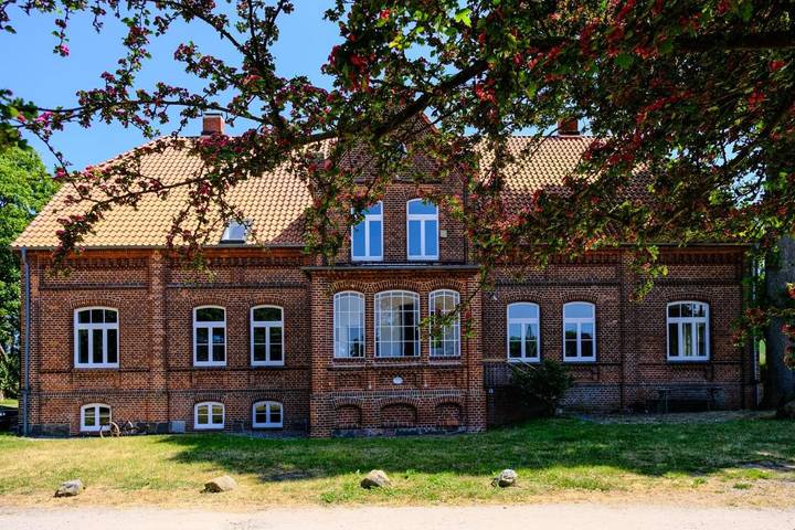 Ferienwohnung für 9 Personen, mit Garten in Warnow