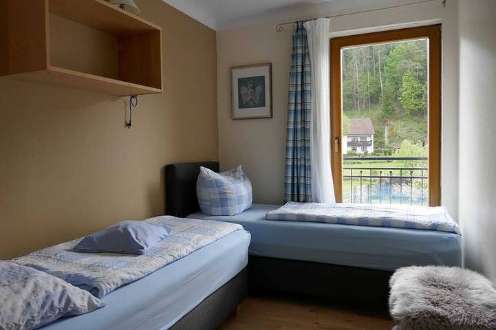 Ferienwohnung für 5 Personen, mit Garten und Balkon in Waischenfeld - 2