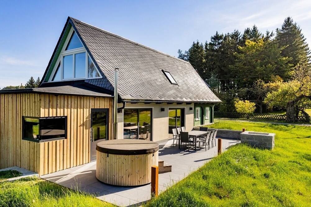 Luxuriöses Ferienhaus auf dem Land im Naturpark Zittauer Gebirge in Hainewalde, Oberlausitz-Niederschlesien