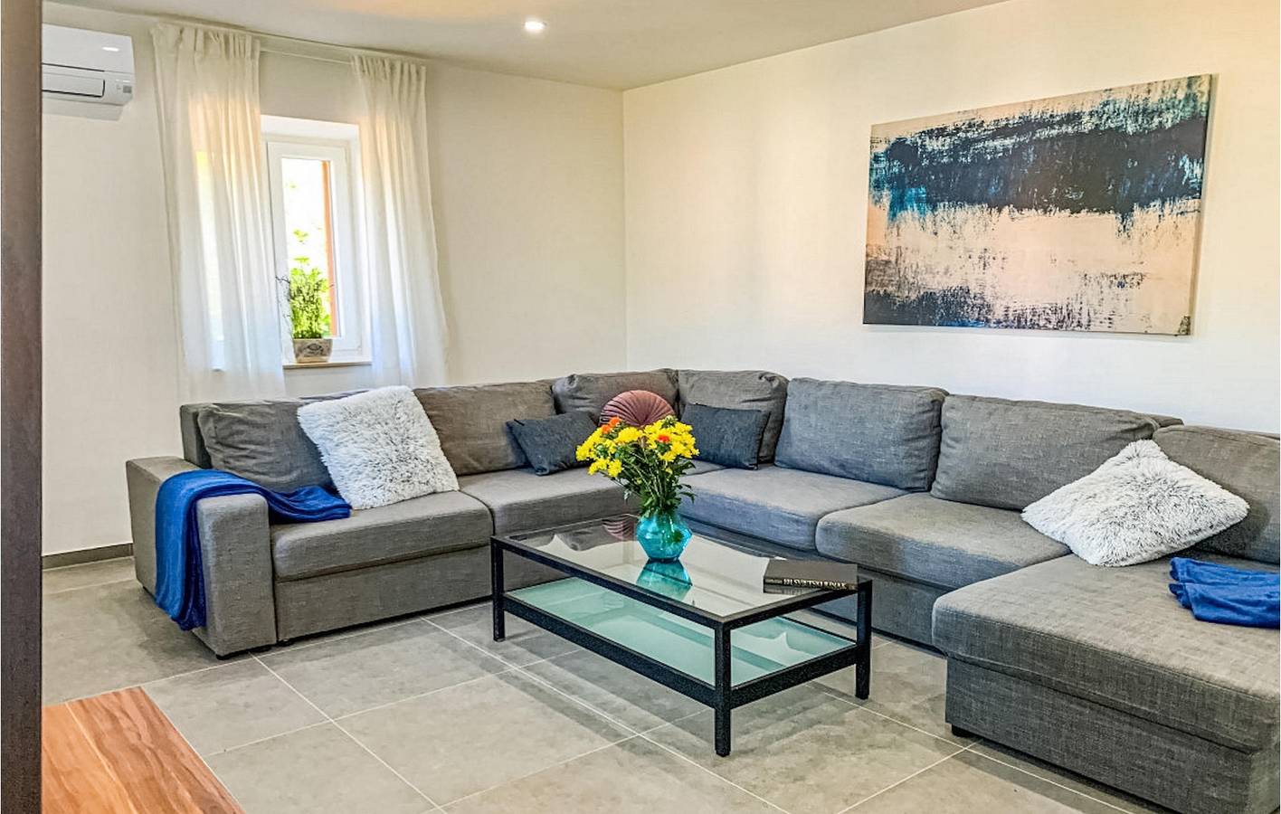 Spacieux appartement de 150 m² avec piscine près de la rivière Boljunčica in Kršan, Côte Est de l'Istrie