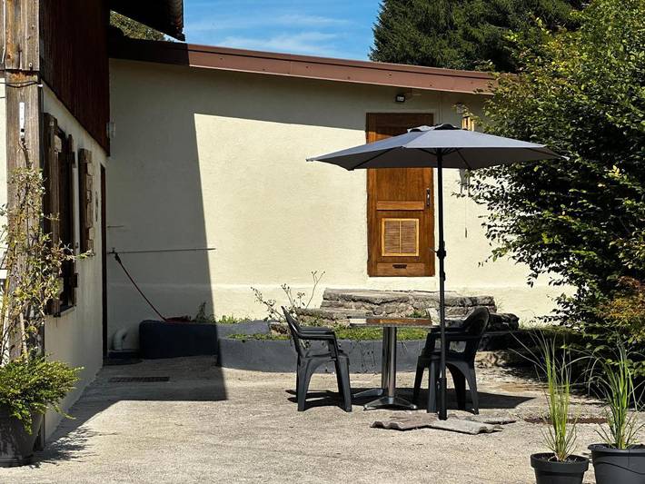 Location de vacances pour 6 personnes, avec vue et jardin à Monnet-la-Ville - 3