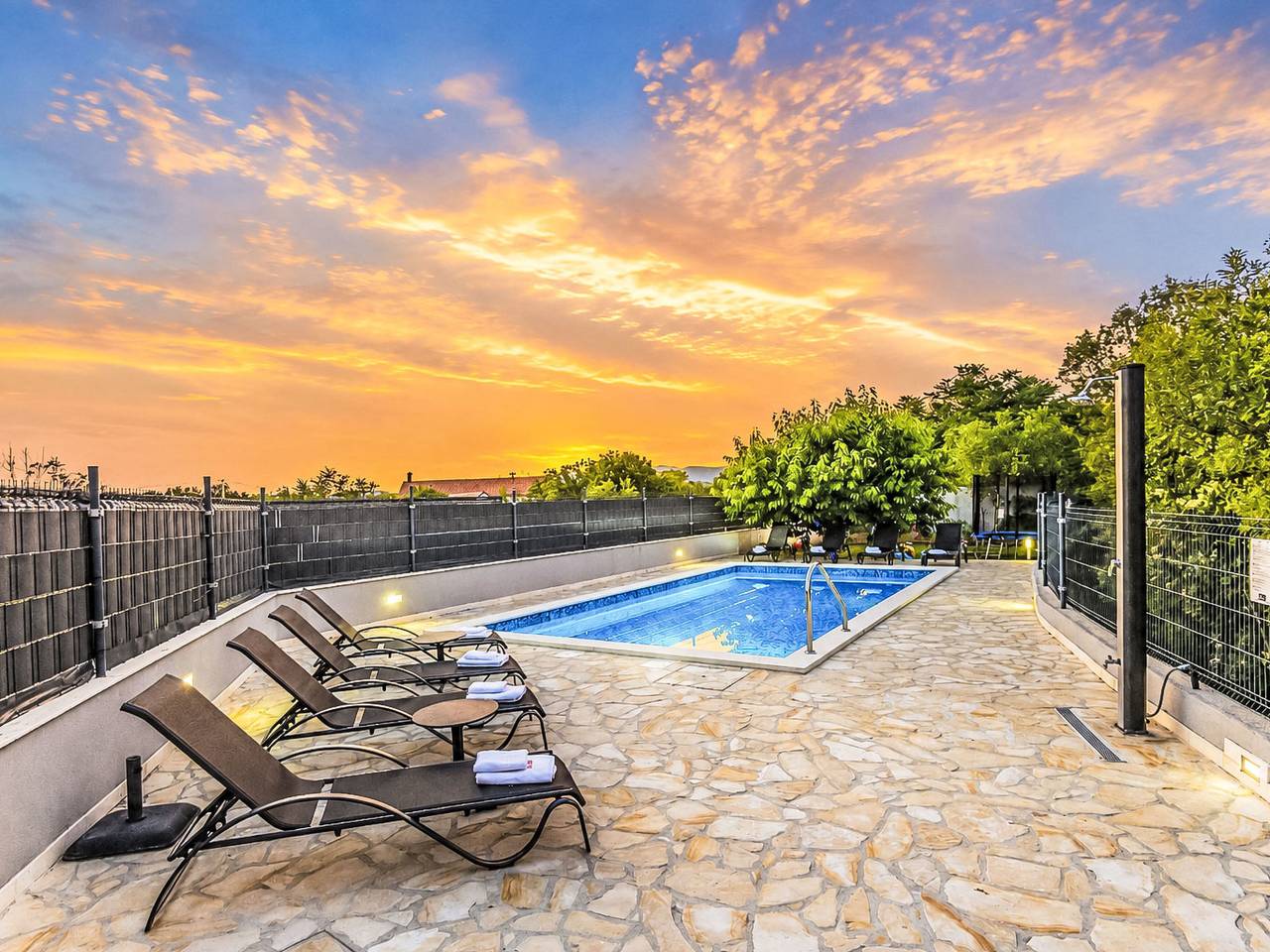 Villa "Mile" mit beheiztem Pool, Grill und Terrasse in Makarska Riviera