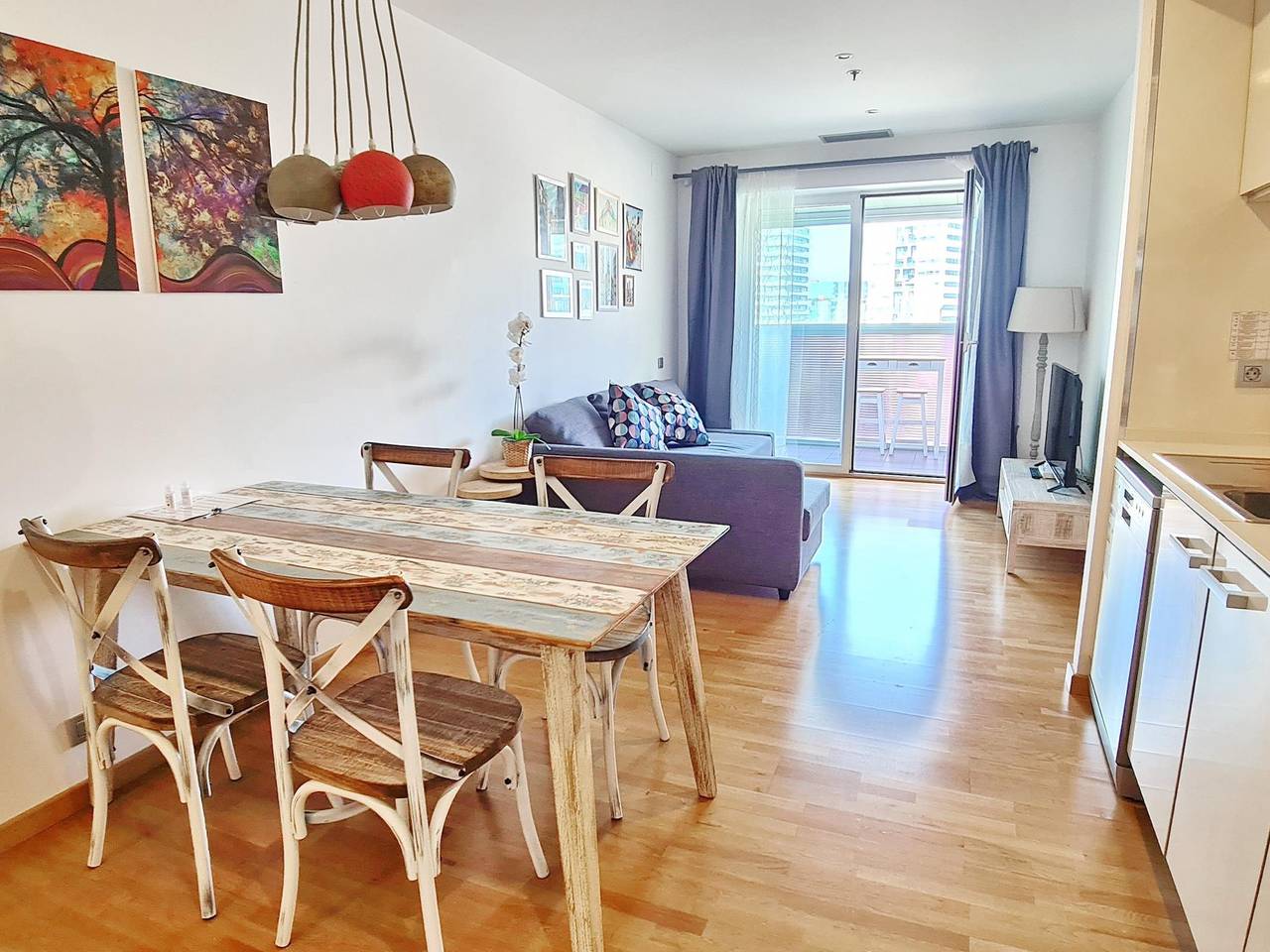 Apartamento vacacional entero, Apartamento en frente de la feria de Gran Via in Hospitalet De Llobregat, Barcelonés