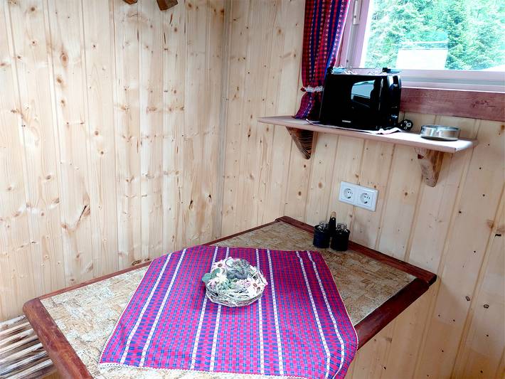 Wohnwagen für 4 Personen, mit Terrasse und Sauna sowie Ausblick in Nideggen - 3